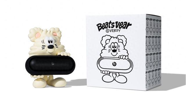 仔收藏品 能夹住Beats Pill作为支架使用爱游戏入口Beats和Verdy联名推出小熊公(图1)