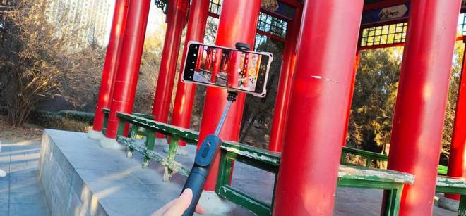 2自拍杆三脚架一键变焦记录美好瞬间！爱游戏app登录小米变焦支架自拍杆(图4)